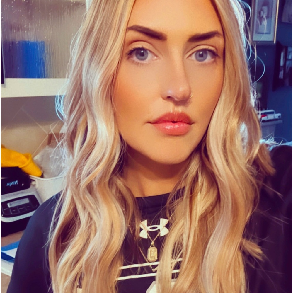 Meet your Posher, Courtney